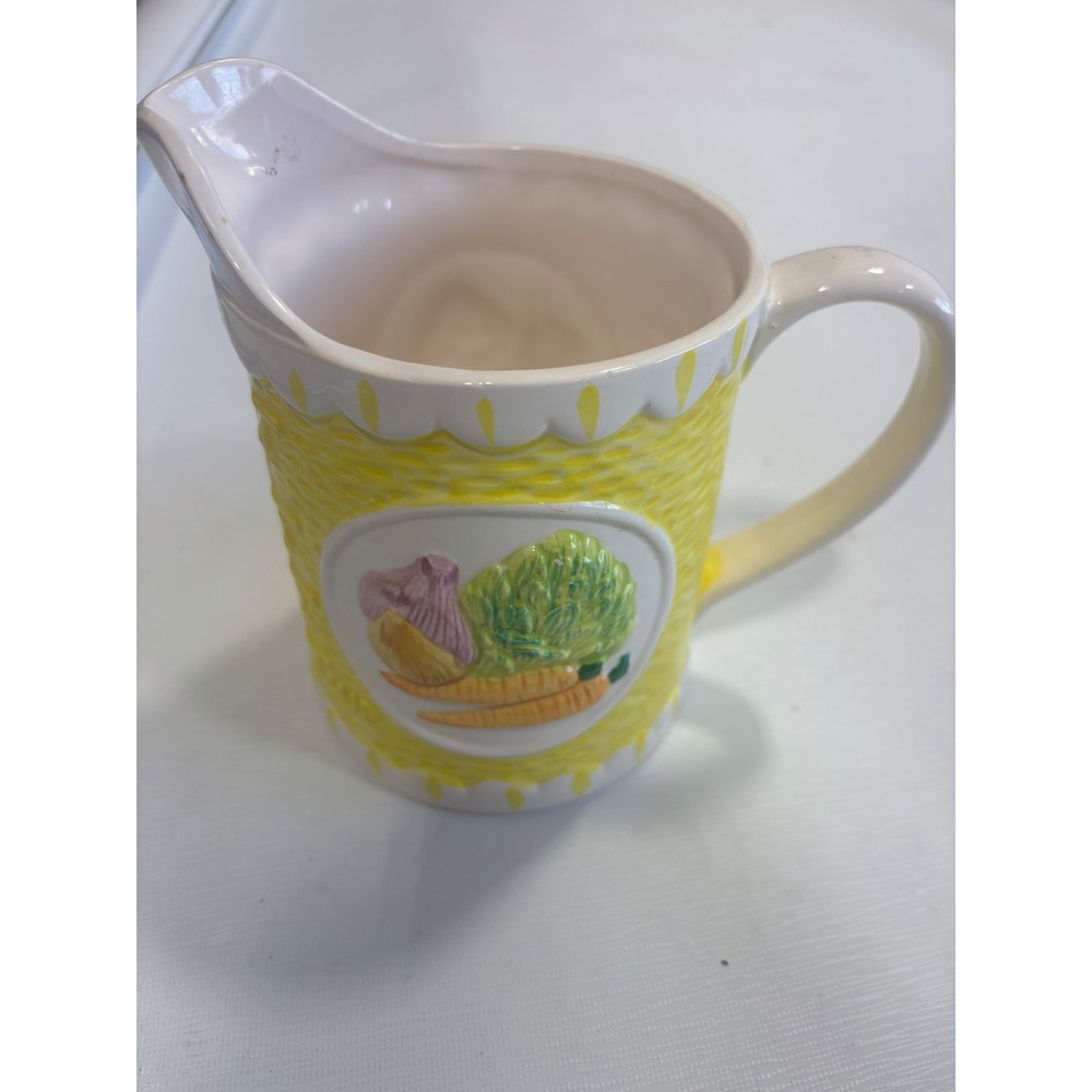 Sigma the Tastesetter Yellow Basketweave Ceramic Measuring Pitcher 4 Cup Vintage